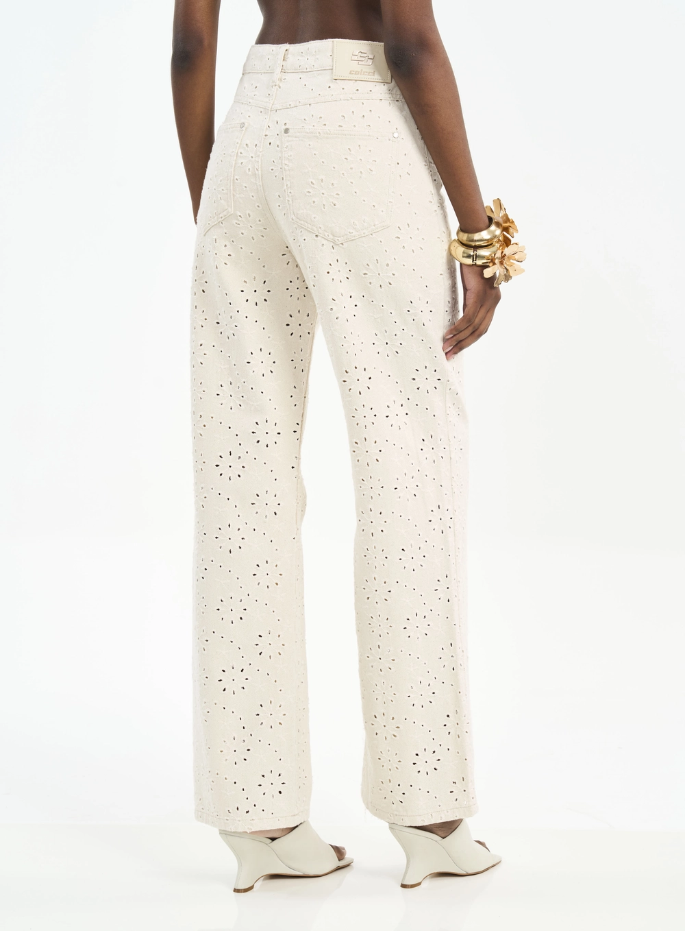 Calça Feminina Wide Leg Com Bordado Richelieu Bege
