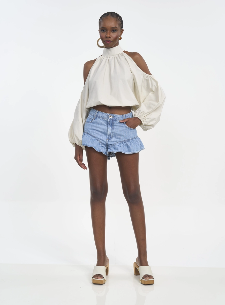 Blusa Com Gola Alta E Ombro Vazado