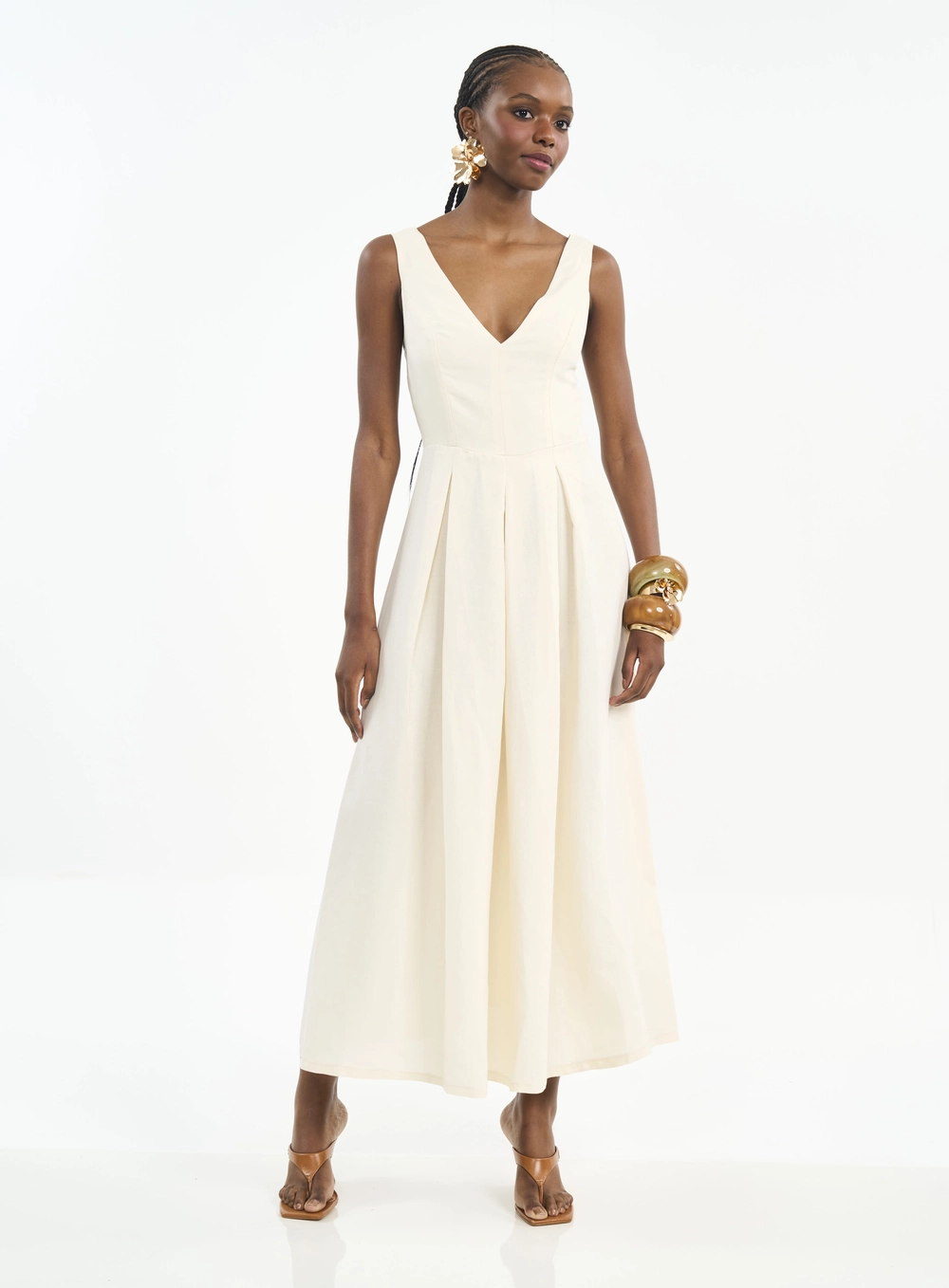 Vestido Midi Com Decote V E Recorte Posterior Bege