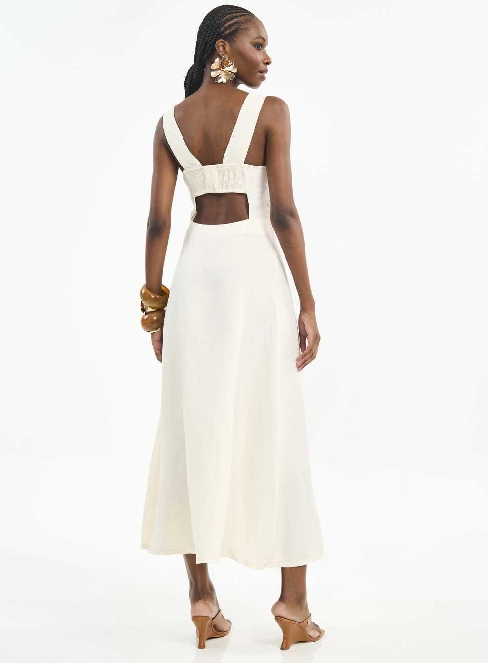 Vestido Midi Com Decote V E Recorte Posterior Bege