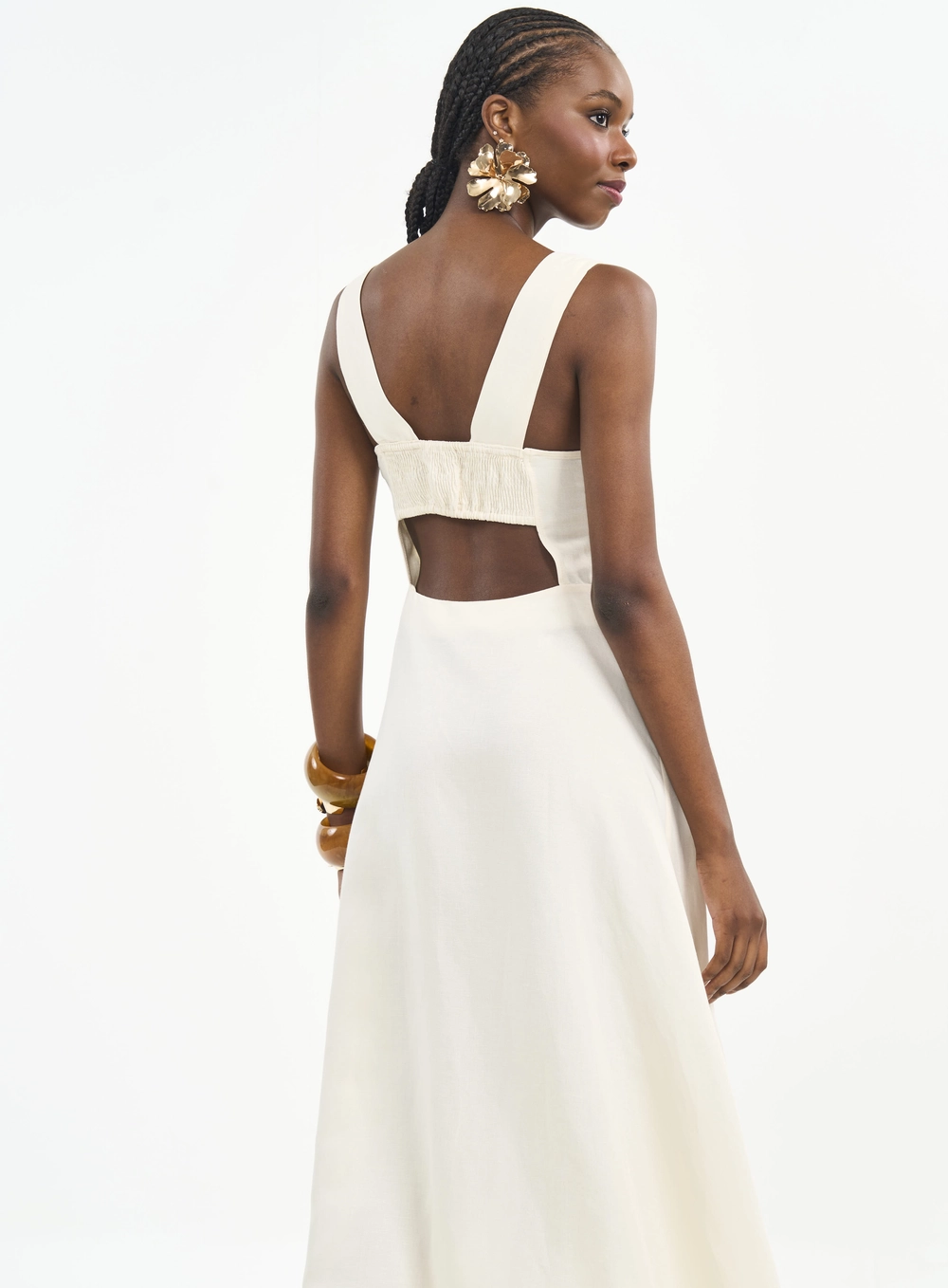 Vestido Midi Com Decote V E Recorte Posterior Bege