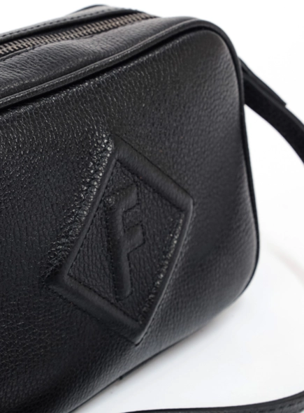 Bolsa Crossbody Suri Forum