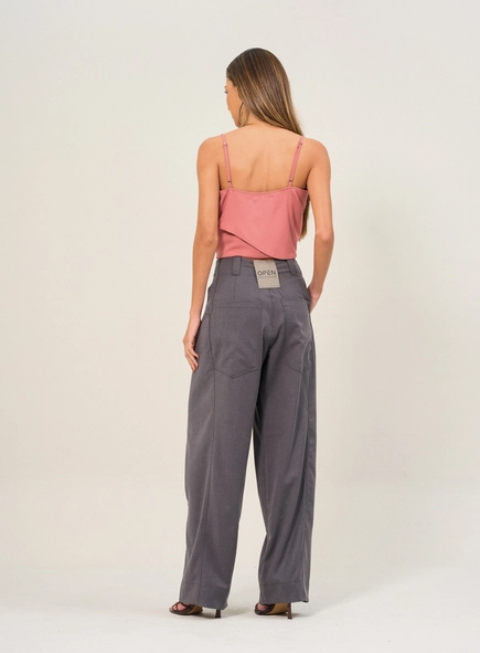 Calça Feminina Com Pregas