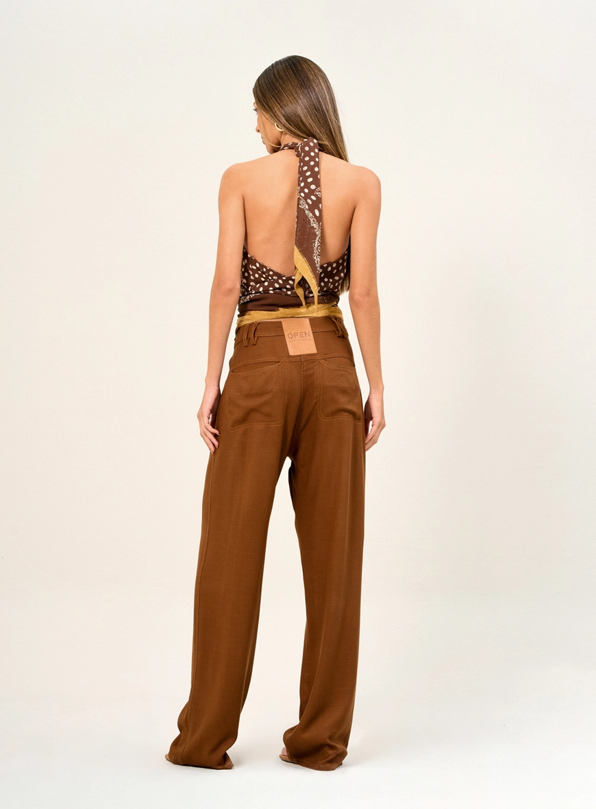 Calça Feminina Com Bolsos Marrom 2