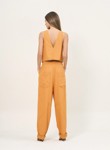 Calça Feminina Com Cós Elástico E Bolsos
