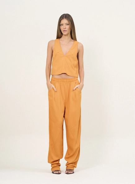 Calça Feminina Com Cós Elástico E Bolsos
