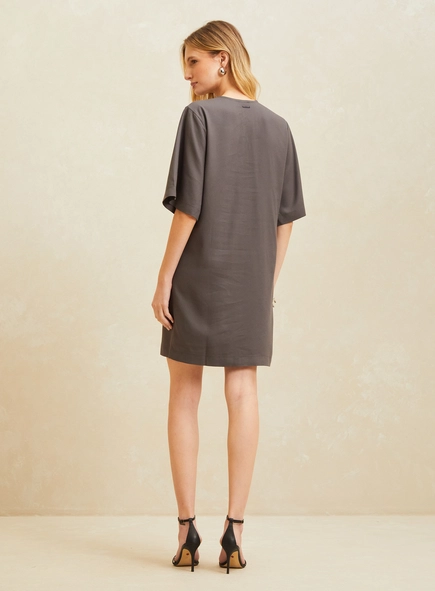 Vestido Curto Reto