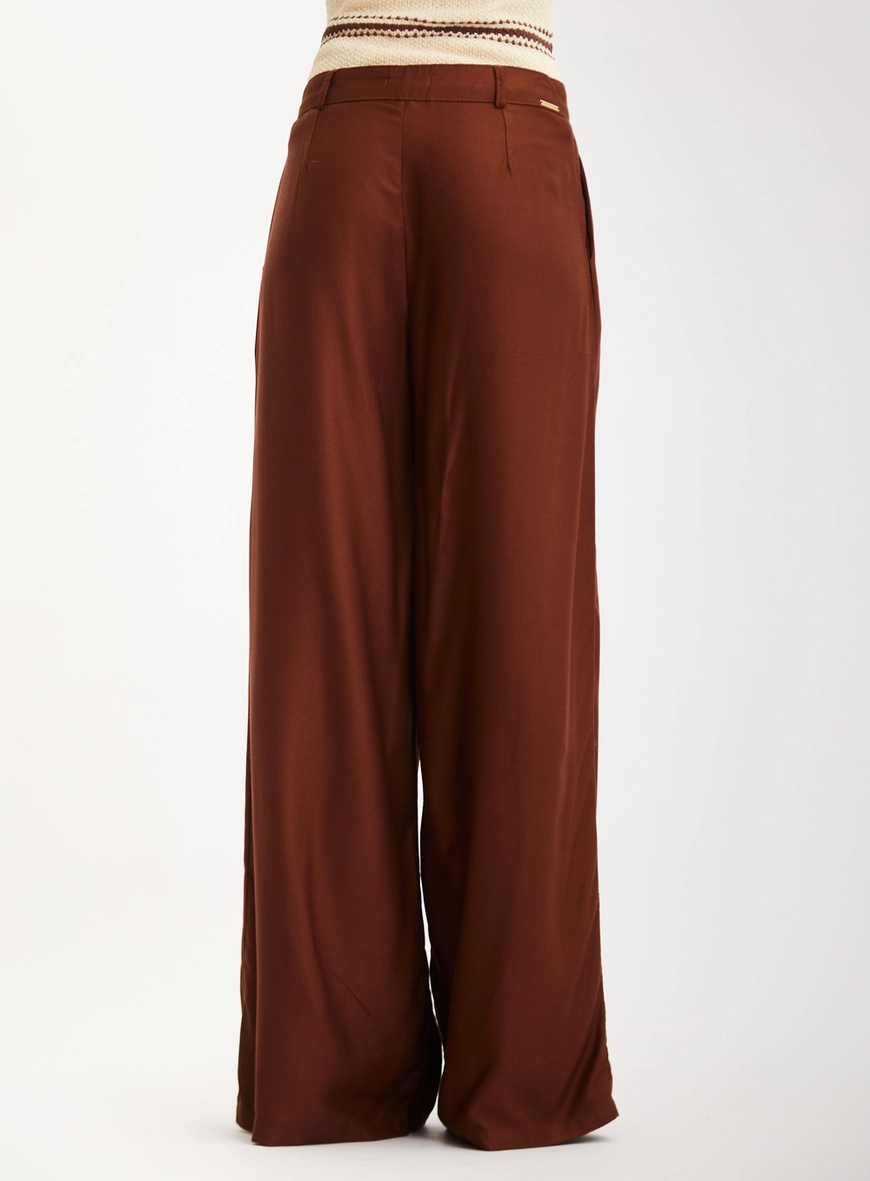 Calça Alfaiataria Feminina Pantalona Com Bolsos Marrom 2