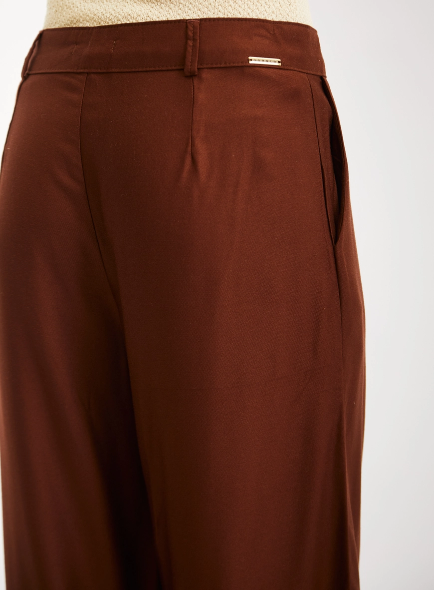 Calça Alfaiataria Feminina Pantalona Com Bolsos Marrom 4