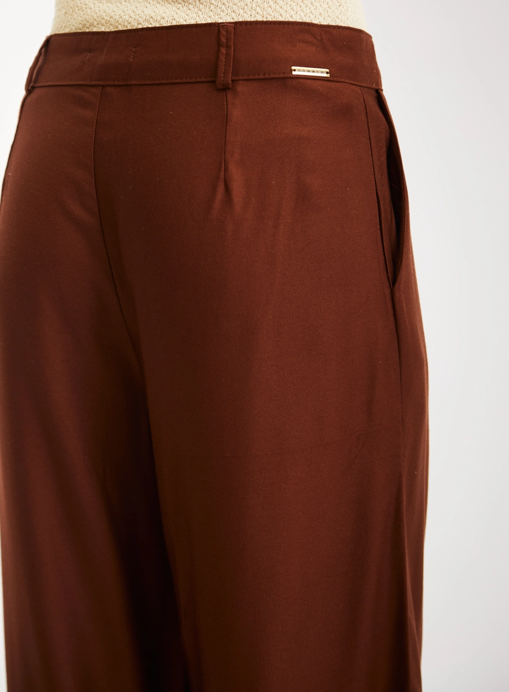 Calça Alfaiataria Feminina Pantalona Com Bolsos Marrom 4