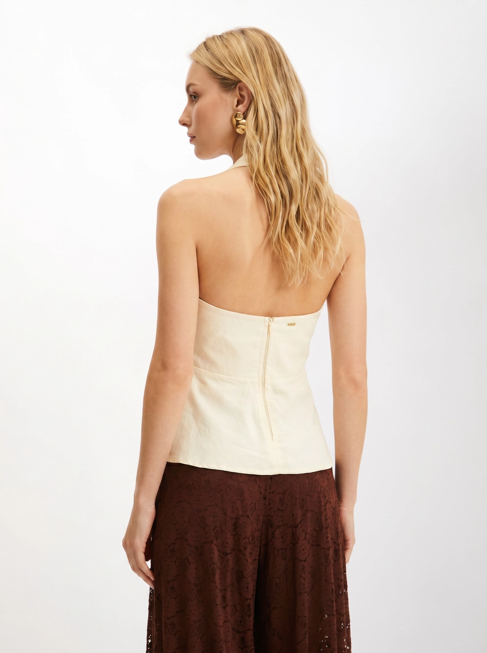Blusa Feminina Costas Abertas Com Decote Frontal Bege 2