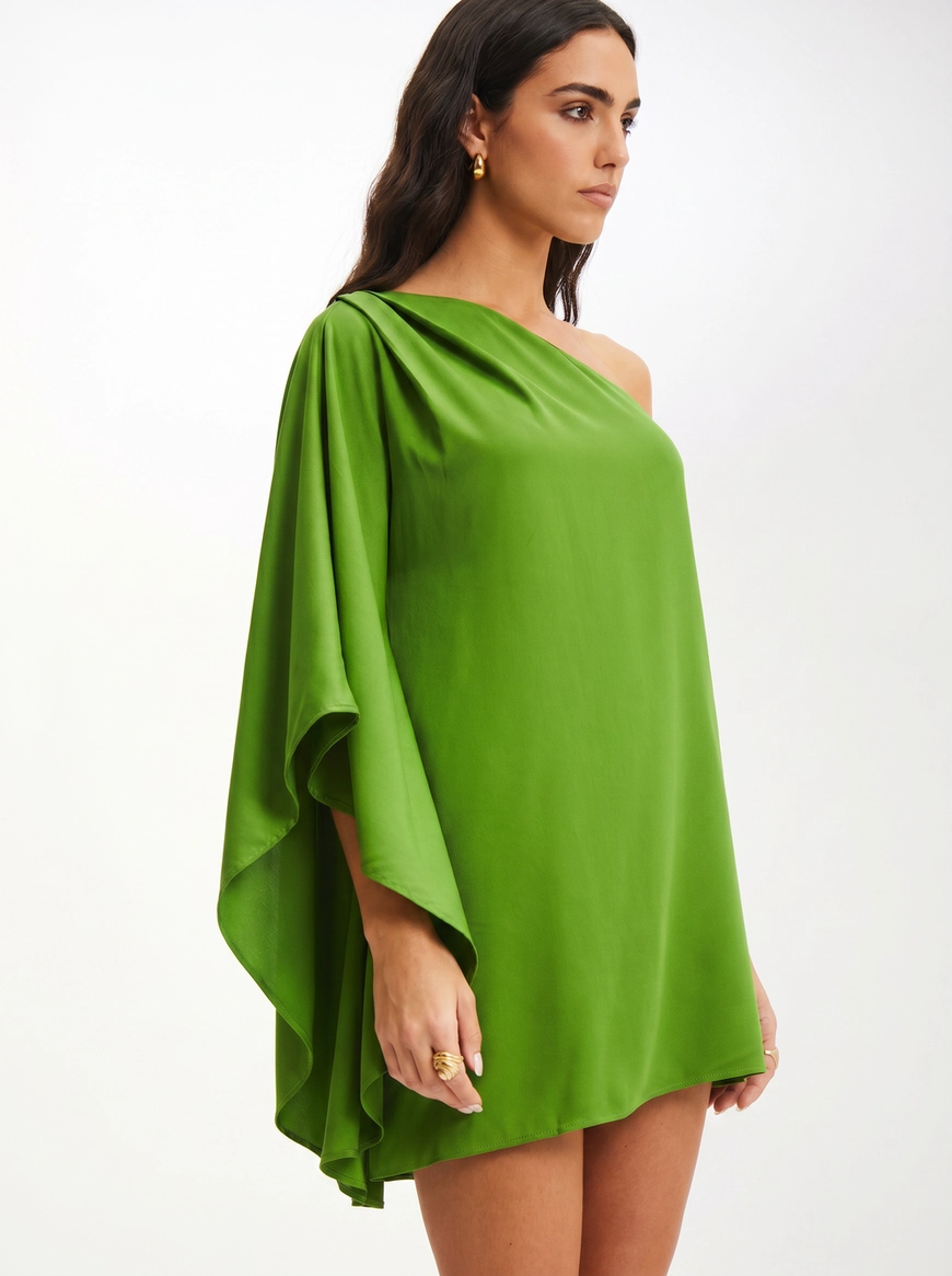 Vestido Curto Fluido Evasê De Uma Manga Só Verde 4
