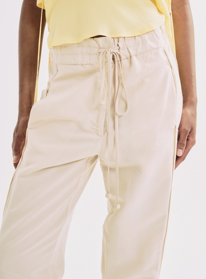 Calça Jogger  Com Amarração Feminina Bege 3