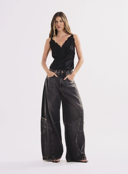 Calça Jeans Ballon Com Detalhes Feminina