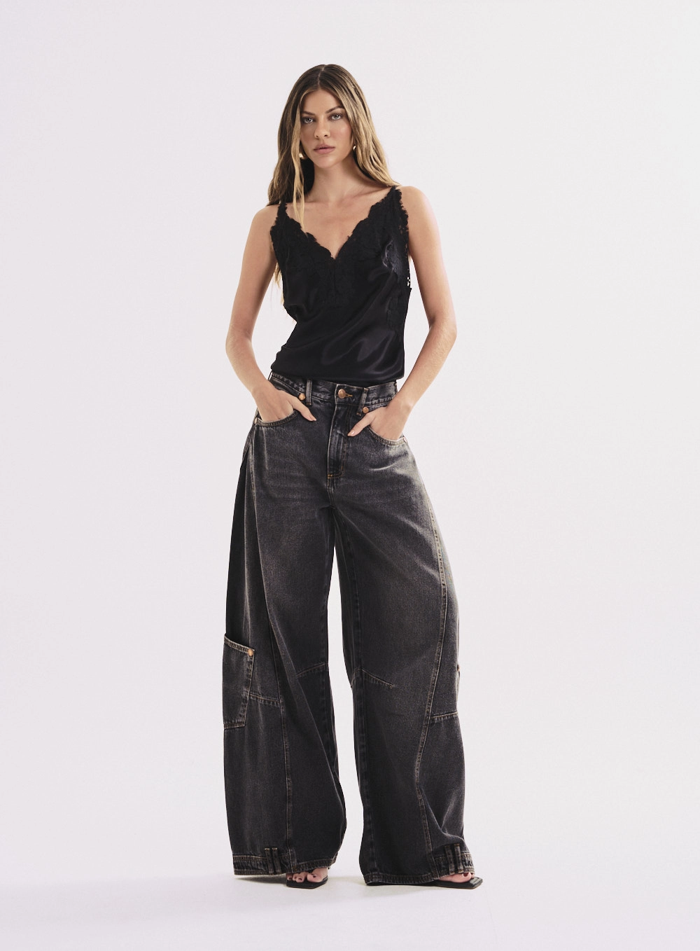 Calça Jeans Ballon Com Detalhes Feminina Indigo Preto 1