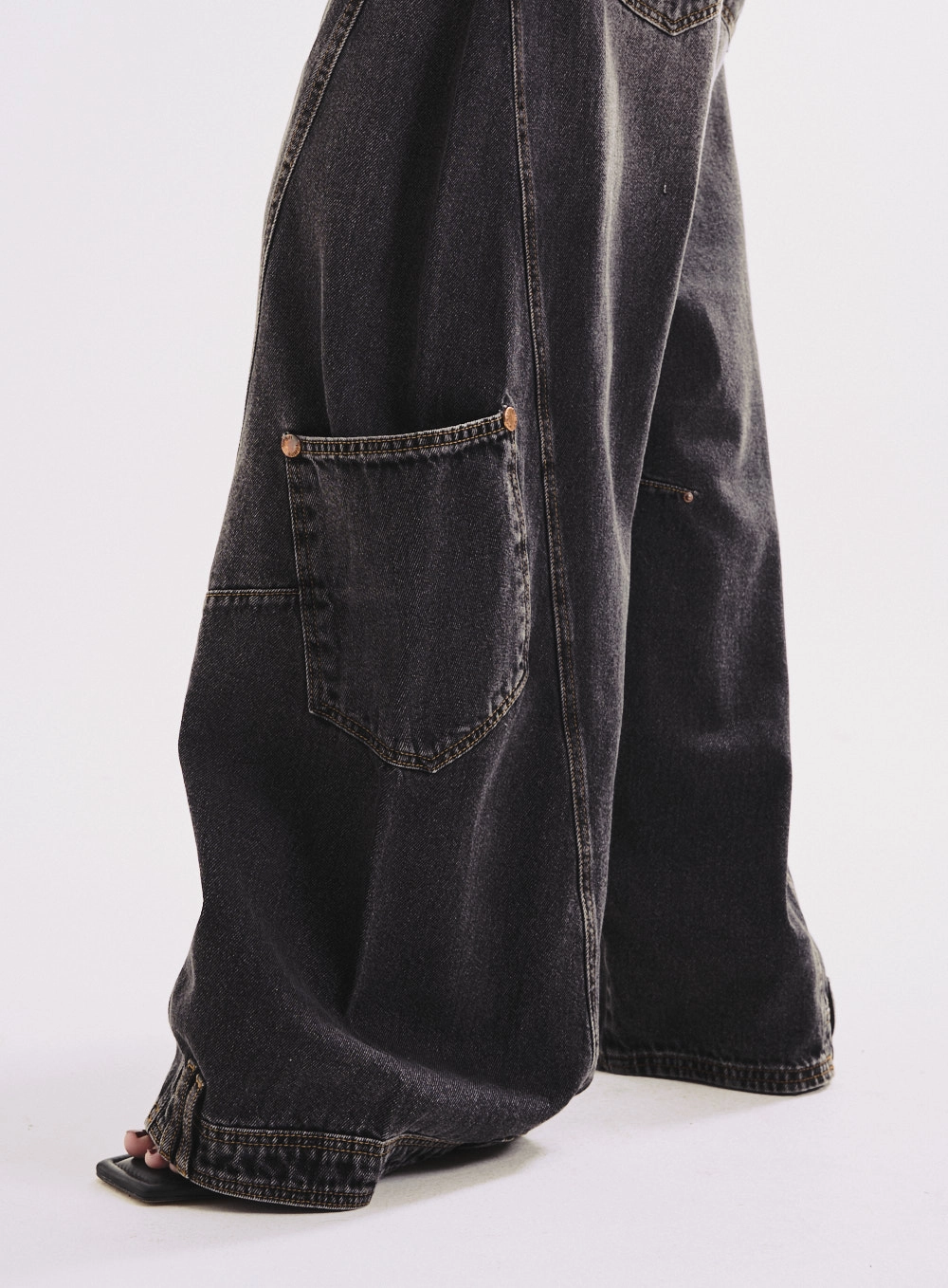 Calça Jeans Ballon Com Detalhes Feminina Indigo Preto 6