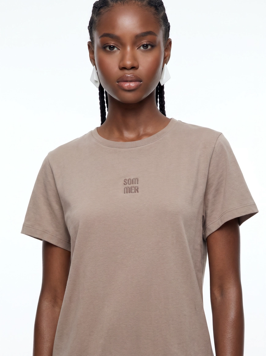 Vestido Midi Comfort T-shirt Com Fenda Lateral Marrom 4