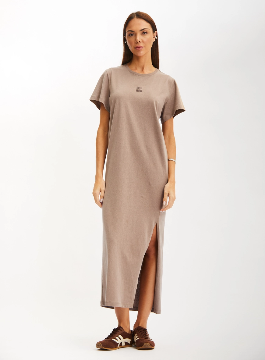 Vestido Midi Comfort T-shirt Com Fenda Lateral Marrom 5