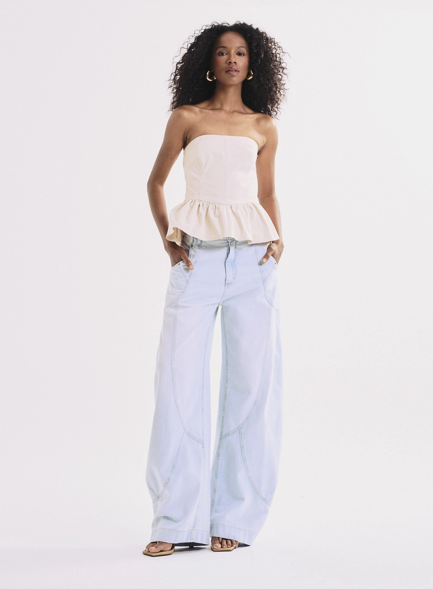 Calça Jeans Wide Leg Com Recortes Lavagem Clara Índigo 4