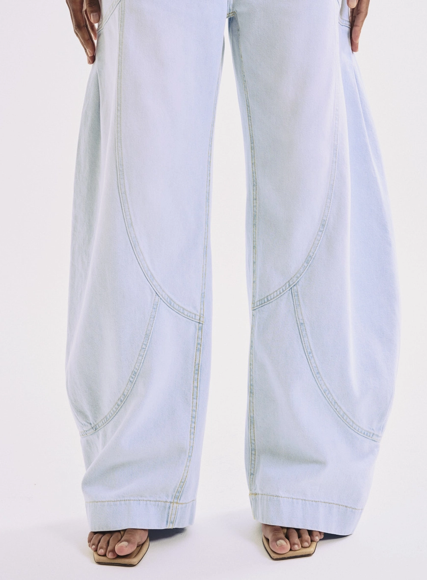 Calça Jeans Wide Leg Com Recortes Lavagem Clara Índigo 6