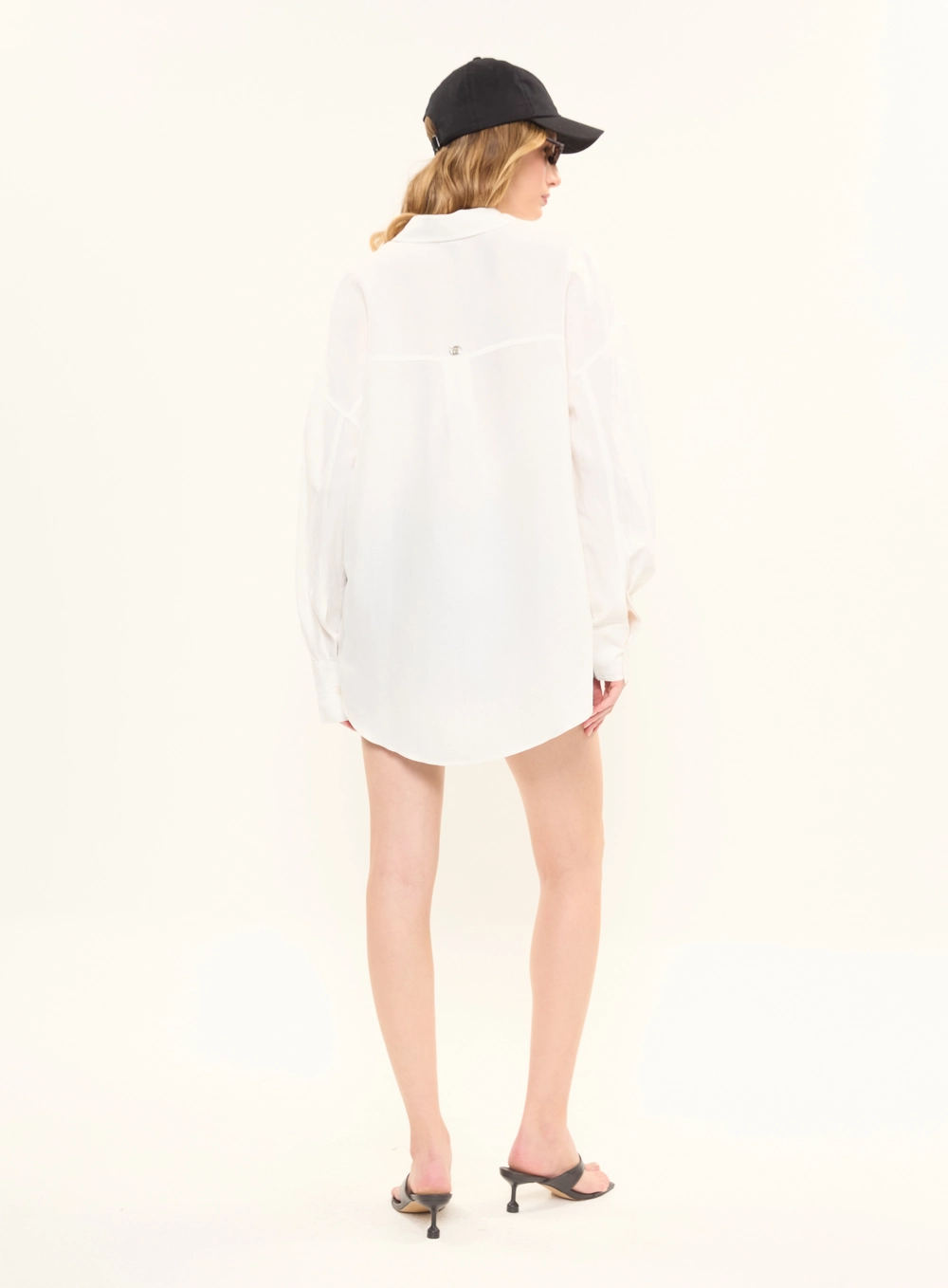 Camisa Feminina Oversized De Manga Longa Off Shell 2