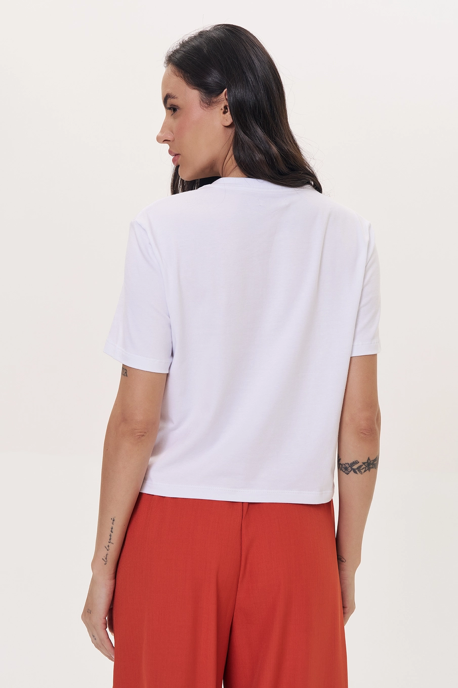 Camiseta Feminina Básica Branco 4
