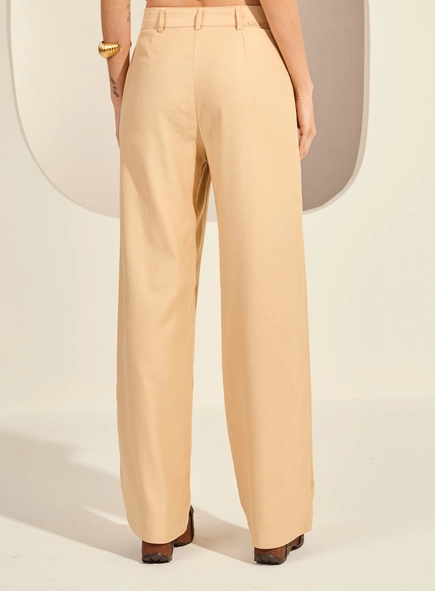 Calça Feminina Reta Slim Com Nervura Frontais