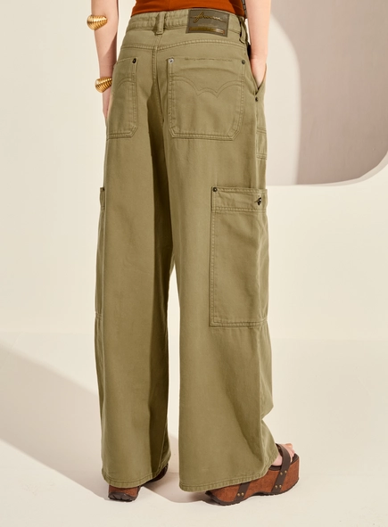 Calça Sarja Baggy Com Bolsos Frontais Sobrepostos