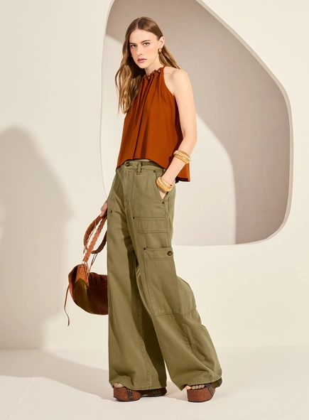Calça Sarja Baggy Com Bolsos Frontais Sobrepostos