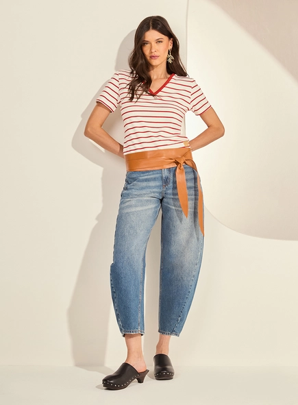Camiseta Reta Slim Decote V Listrada Feminina