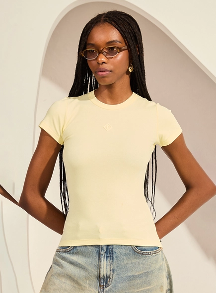 Camiseta Baby Look Feminina Com Logo Aplicado