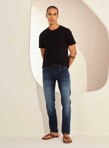 Camiseta New Slim Gola Careca Logo Forum 1981