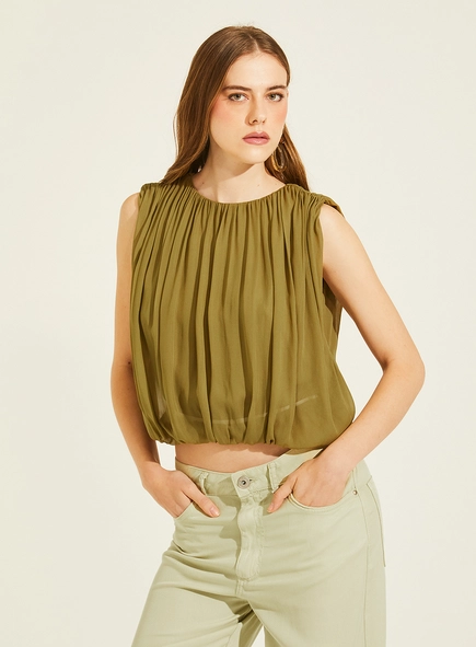 Blusa Cropped Gola Canoa Plissada