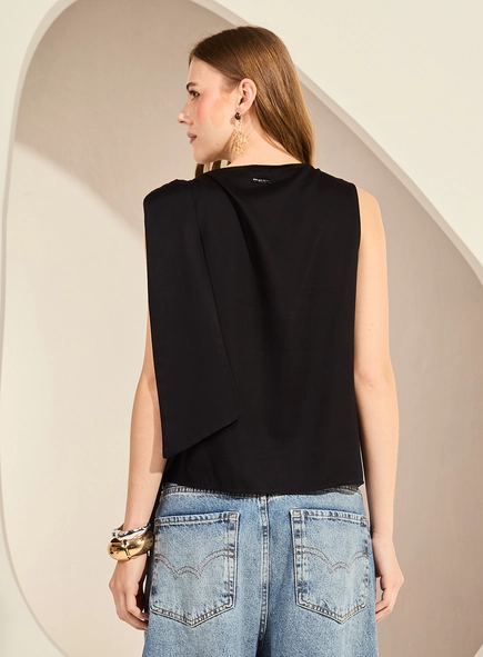 Blusa Reta Com Caimento Solto E Detalhe Ombro