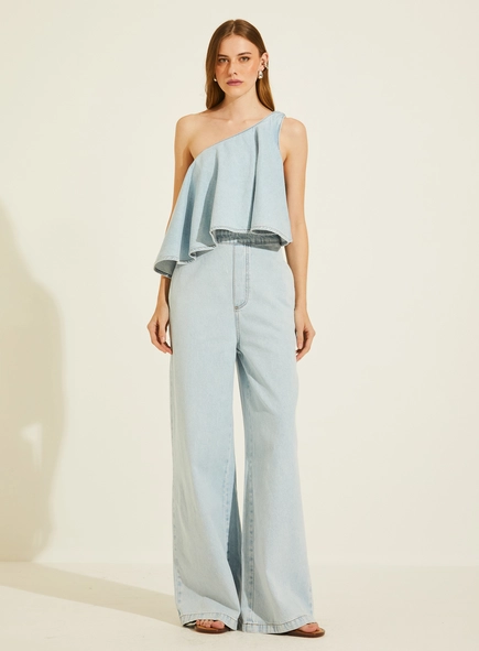 Macacão Jeans Wide Leg Detalhe Assimétrico