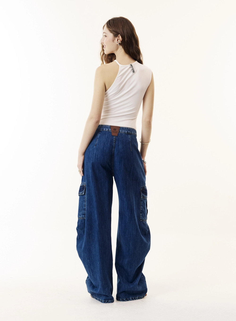 Calça Jeans Com Bolsos Cargos Feminina - Dublin Índigo
