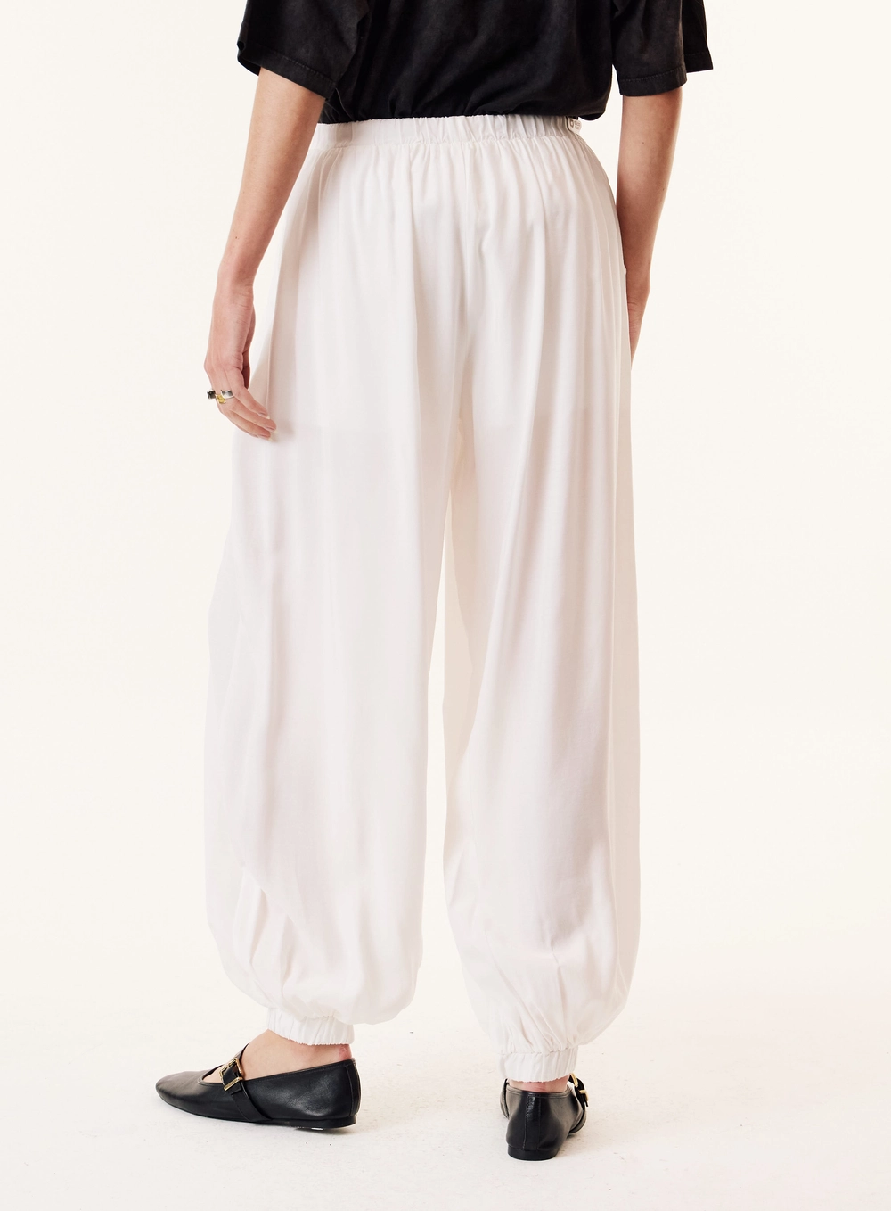Calça Ballon Cós Com Elástico Feminina Off Shell