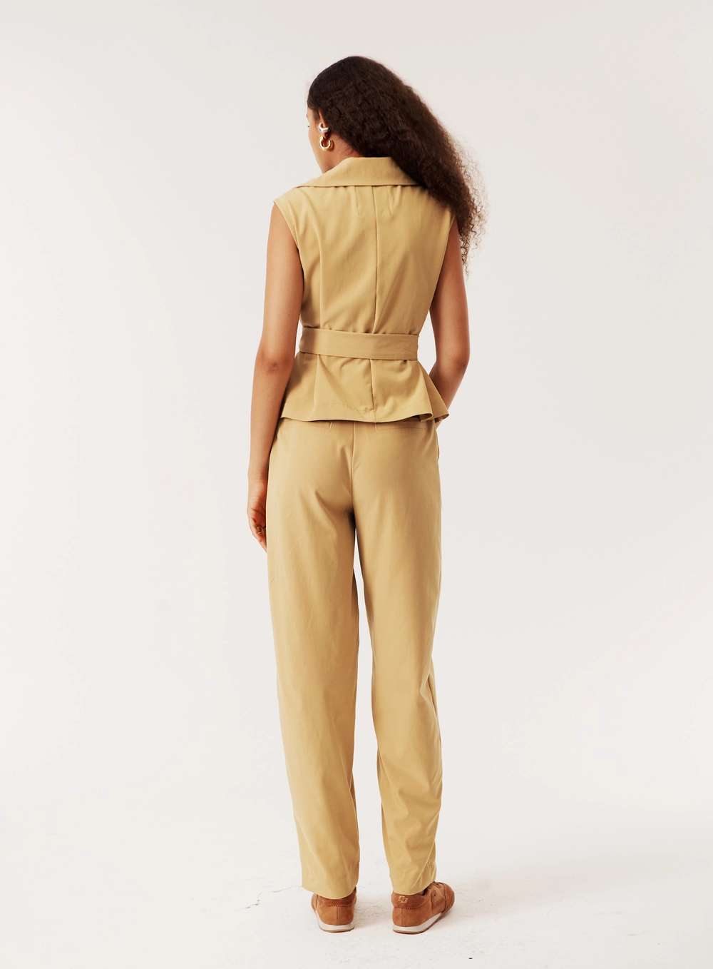 Calça Alfaiataria Com Pregas Feminina Bege Soybean