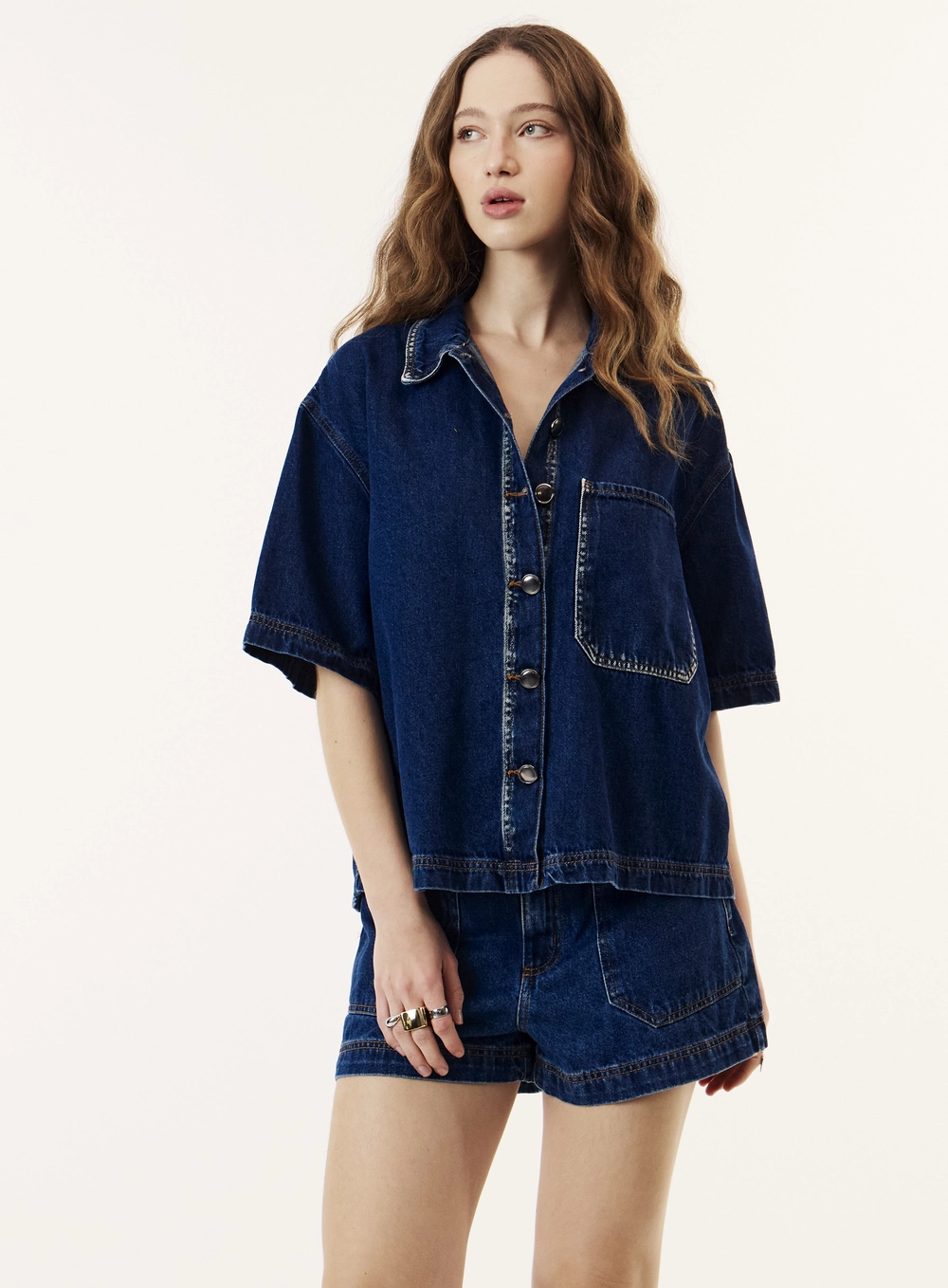 Camisa Jeans Reta Oversized Com  Bolso Feminino Índigo