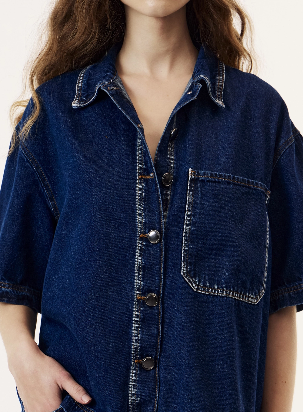 Camisa Jeans Reta Oversized Com  Bolso Feminino Índigo