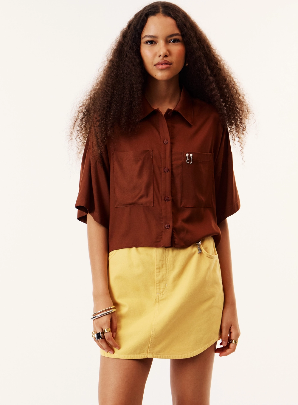 Camisa Reta Oversized Com Detalhe Metálico Marrom