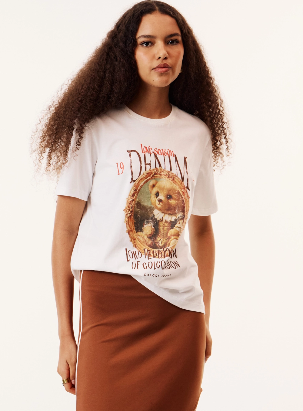 Camiseta Oversized Estampada Feminina Off Shell