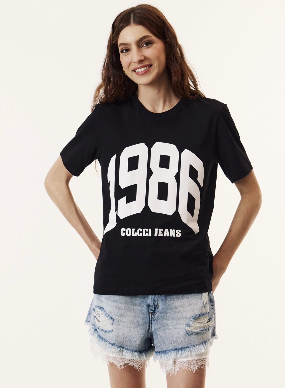 Camiseta Reta Estampada Feminina Preto