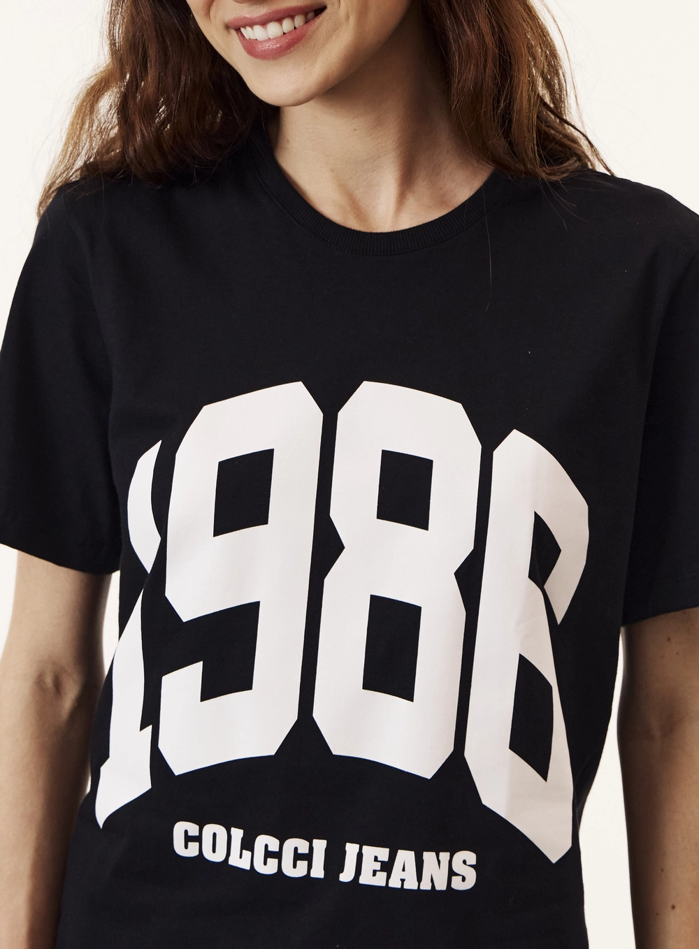 Camiseta Reta Estampada Feminina Preto