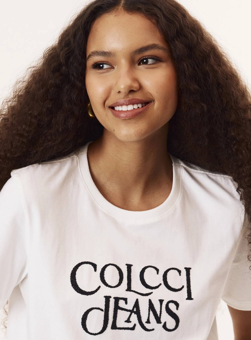 Camiseta Reta Solta Estampada Feminina Off Shell