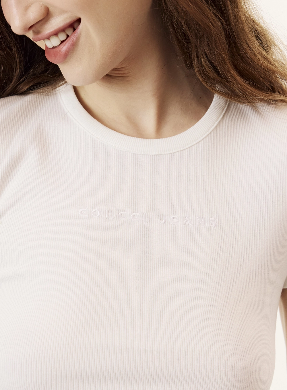 Camiseta Slim Fit Canelada Com Detalhe Em Renda Off Shell