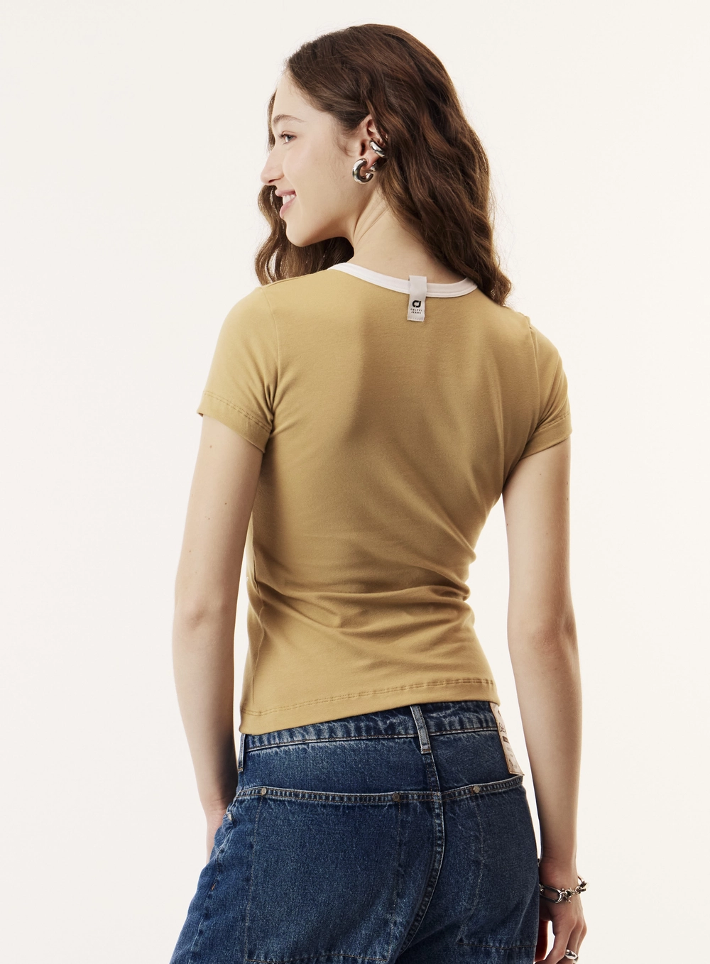 Camiseta Baby Look Estampada Feminina Bege Soybean