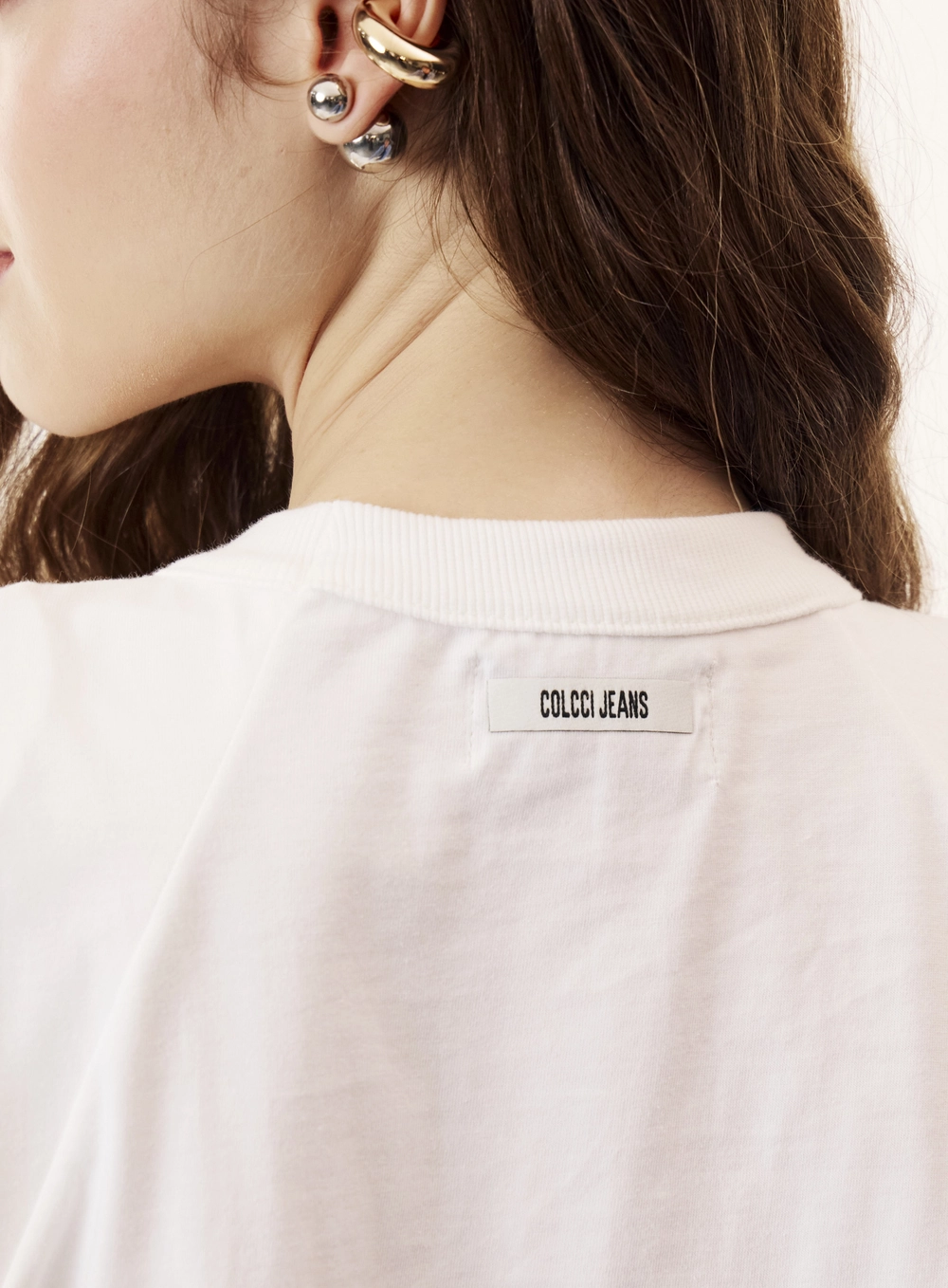 Camiseta Reta Levemente Ampla Detalhe Frontal Off Shell