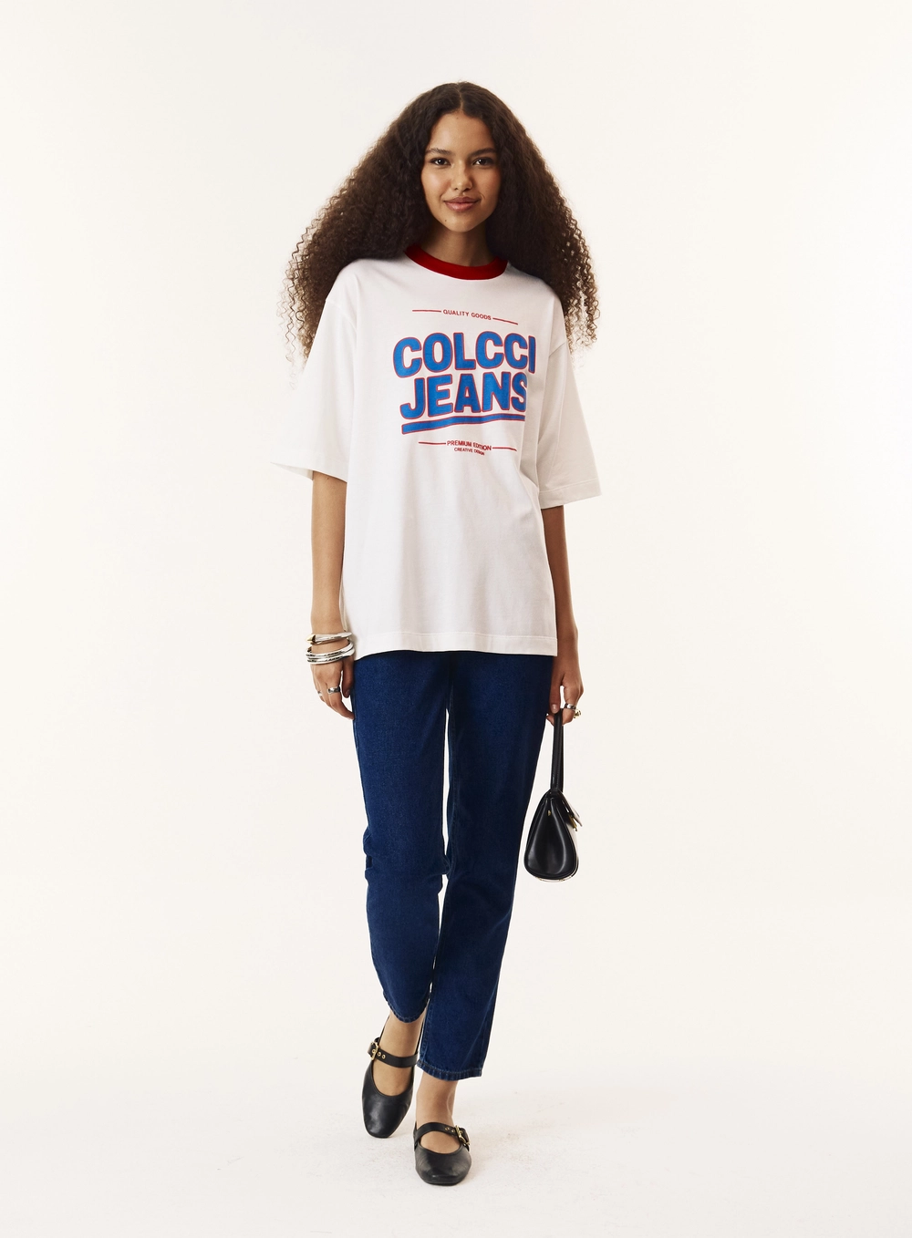 Camiseta Oversized Alongada Estampada Feminina Off Shell