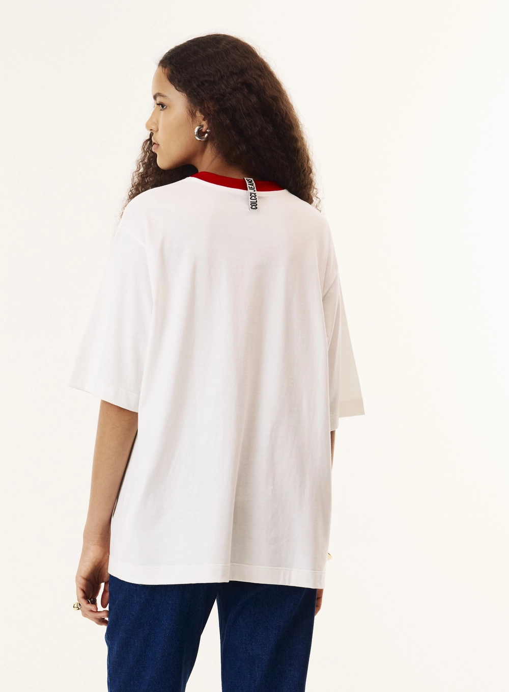 Camiseta Oversized Alongada Estampada Feminina Off Shell